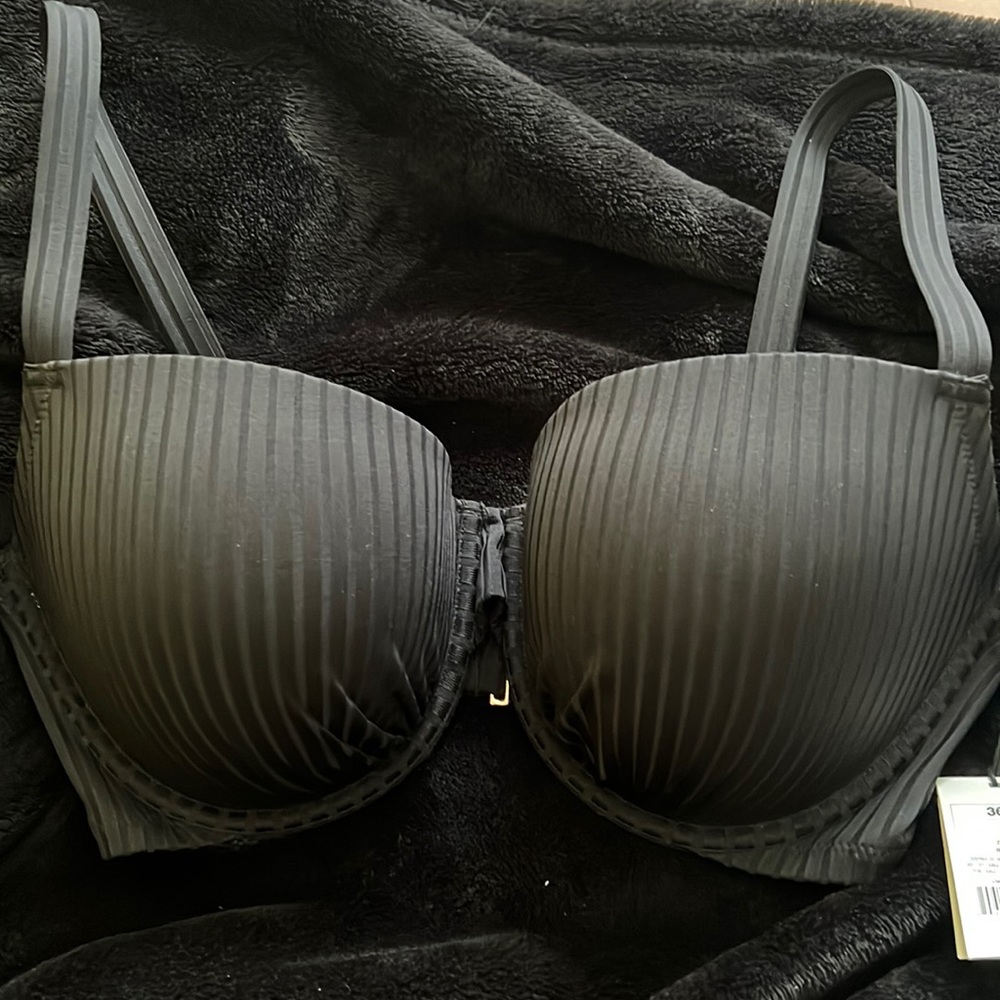 Women’s lightly lined plunge wide strap ribbed bikini top